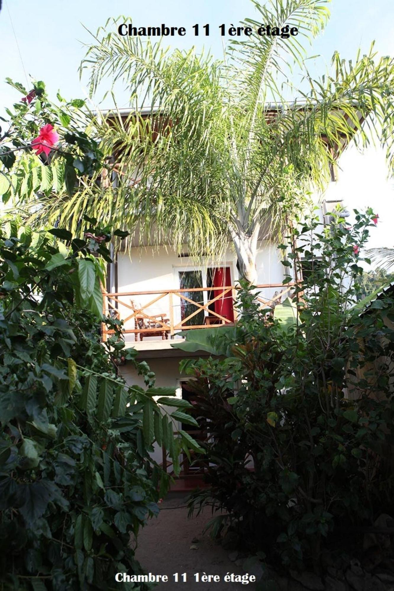 Hotel Chez Yolande Ampangorinana Zewnętrze zdjęcie